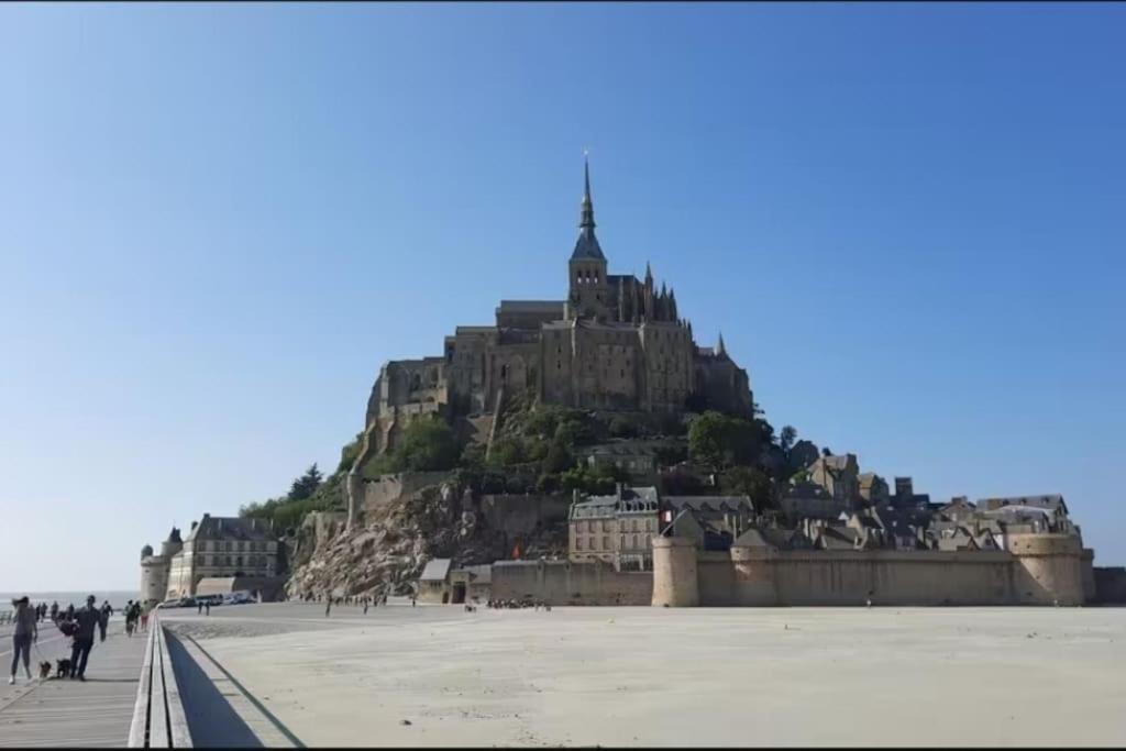 פונטורסון Maison Proche Du Mont Saint Michel מראה חיצוני תמונה